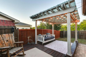 Patio, Pergola and Pool Access Aubrey Retreat!
